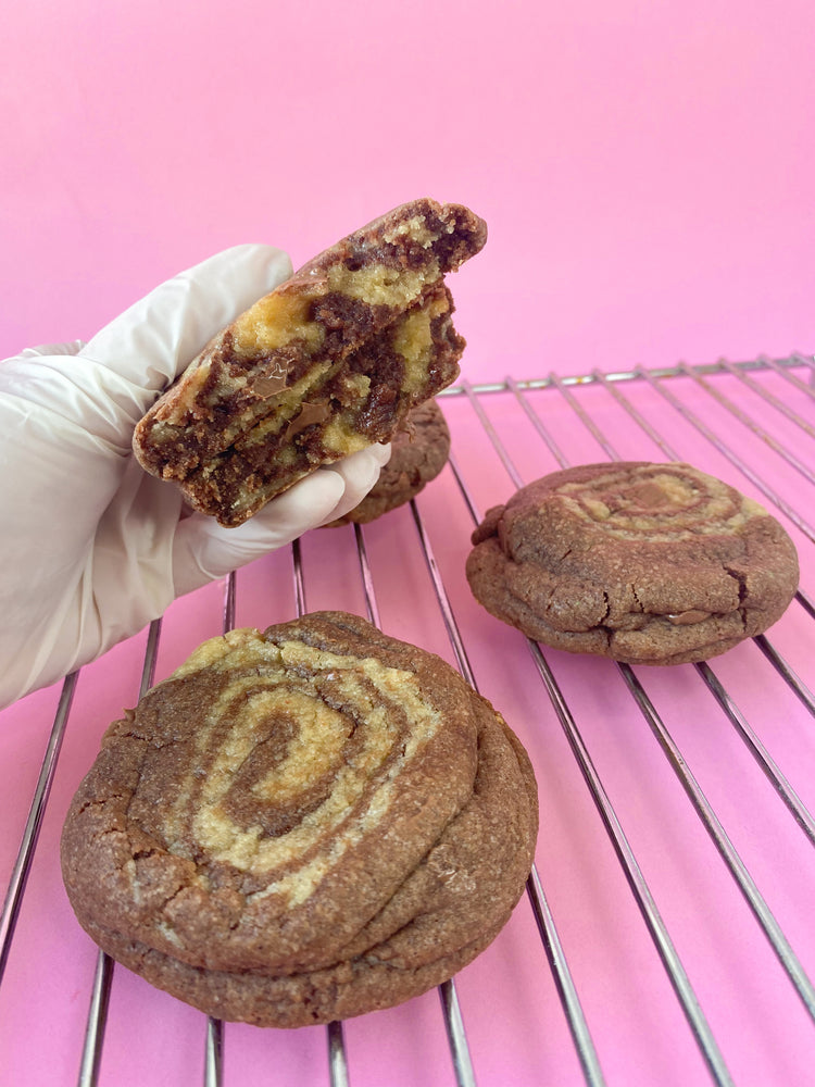 vastgehouden in hand Kuping Gaja Chocolate Chip Cookie Hou Je Wafel